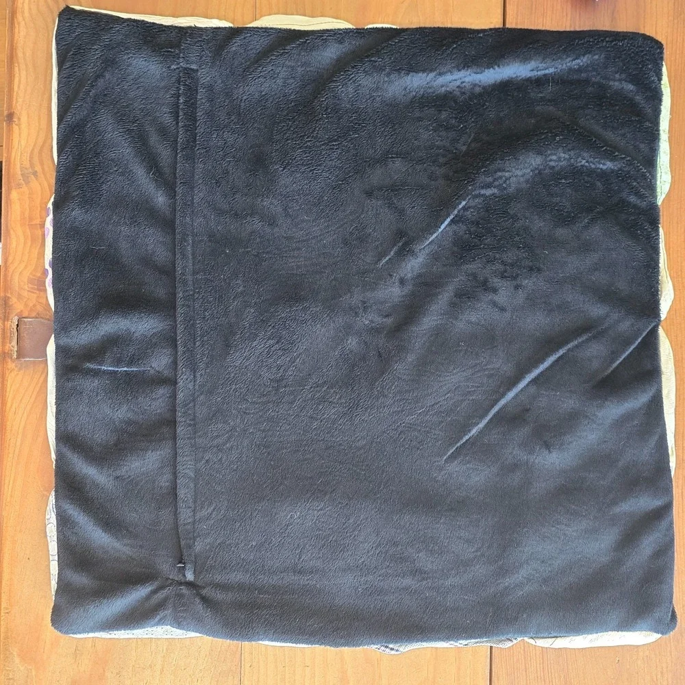 Vintage‎ Dreamweavers Handmade Silk Tie Pillow Cover with Hand-Rolled Roses